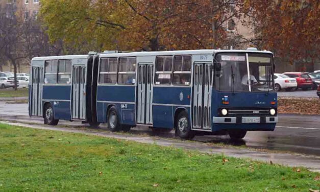 Most már csak retro járatként térnek vissza a régi Ikarus buszok