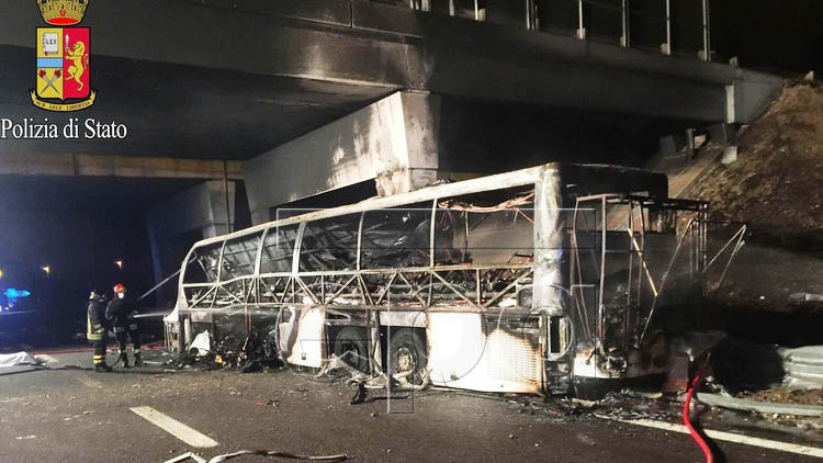 Hat év letöltendő fogházra ítélték a veronai buszbaleste sofőrjét