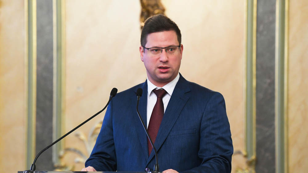 Gulyás Gergely: a nyugdíjemelés mértéke a 13. havi nyugdíjat is érinti