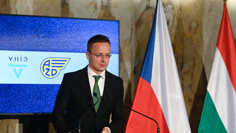 Szijjártó Péter: a liberális mainstream ismét leleplezte mérhetetlen képmutatását