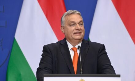 Orbán Viktor üzent a pedagógusoknak: tartsák be a törvényeket