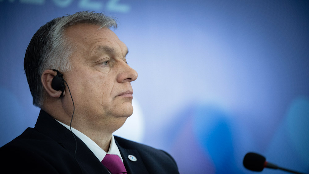 Orbán Viktor letagadta, hogy Magyarország megvétózta volna a közös uniós, Ukrajnának nyújtott hitelt