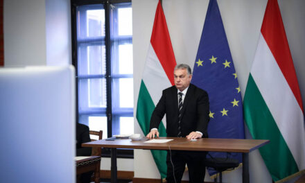 Orbán Viktor éppen magánprogramon van, ezért nem válaszol a Telex kérdésére