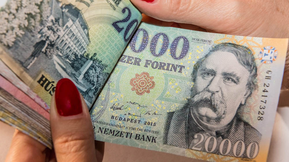 Jó hír, de a tervezettnél is nagyobb lehet a minimálbér