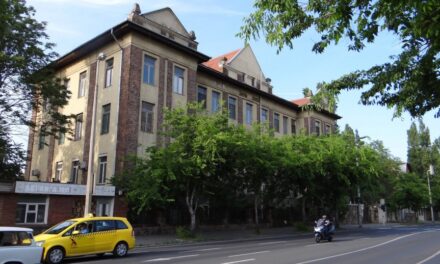 Elárverezi az állam az egyik budapesti kórházat: néhány éve az összes műtőt felújították, majd bezárták az intézményt