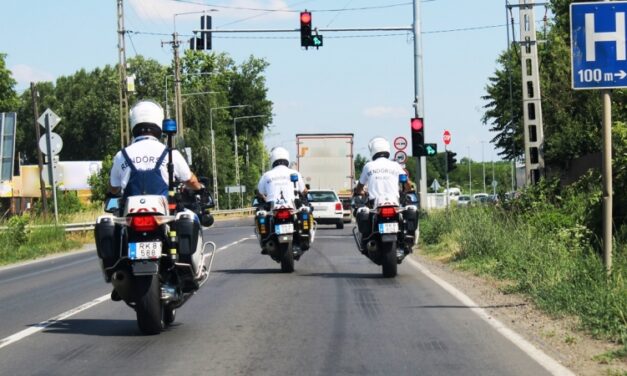 A rendőrség is figyelmeztet, ellepték a motorosok Budapestet: szombaton még a Szabadság és Margit hidat is lezárják a Harley-Davidsonok miatt