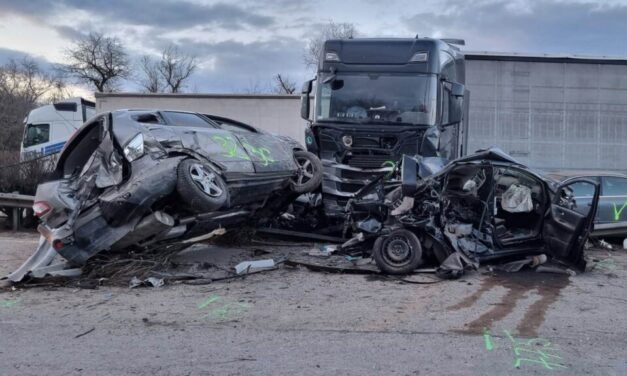 85 bejelentés, 30 kihallgatás – négy hónap után sem tudta megállapítani a rendőrség, ki hibázott az M1-es autópályán történt tömegbalesetnél