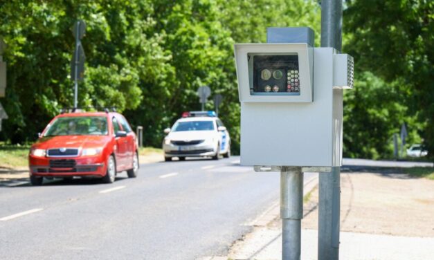 Trafiboxot telepítenek oda, ahol rekordsebességet mértek Budapesten: ez véget vethet az őrült közúti száguldozásoknak