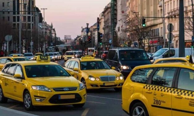 A taxisok is elmondták a véleményüket arról a biciklisávról, ami a mentősök szerint túl keskeny