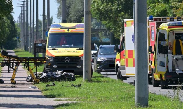 „Mi van a fiammal, mondjanak már valamit!” – Száguldozó motoros rohant egy autóba Csepelen, súlyosan megsérült a motoros