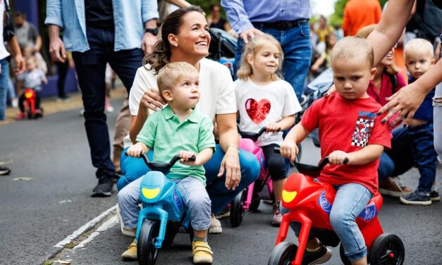 A lehető legszelídebb motorosokkal pózolt a magyar köztársasági elnök