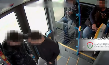 Galád trió találta be a kiskorú fiút: először a buszon rabolták ki, majd az Örs vezér terén is nekiestek – videó