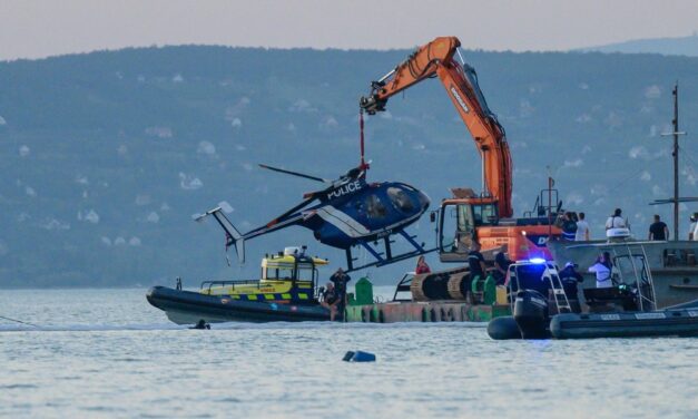 Kiderült, hogy miért zuhant a Balatonba a rendőrségi helikopter