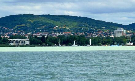 Dráma a Balatonnál: megtalálták az idős horgászt, de már nem tudtak segíteni rajta