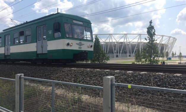 FRISS! HÉV-szerelvénnyel ütközött egy személygépkocsi hétfőn délután Szigetszentmiklóson!