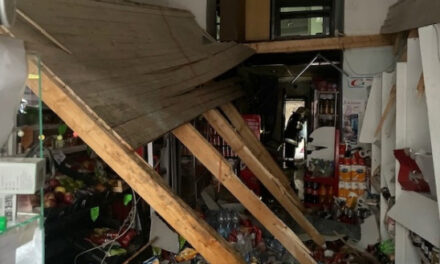 Rács mögé küldenék annak a fővárosi kisboltnak a tulajdonosát, aki úgy telepakolta a galériát, hogy az leszakadt és meghalt egy ember