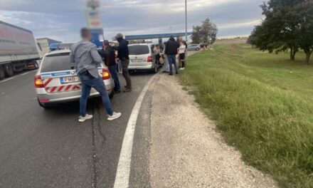 A M5-ösön ütöttek rajta a lányokat kihasználó banda tagjain: Németországba küldték őket, hogy a testüket árulják – videó