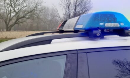 Több mint hétmillióval húztak le egy 64 éves férfit egy online társkeresőn – soha nem érkezett meg a beígért csomag