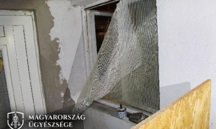 Benzinnel locsolta fel a házat: robbantással fenyegette a rokonait és a rendőröket egy férfi Szegeden