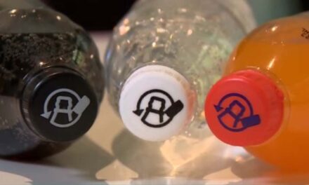 Hamarosan beindul a visszaváltási rendszer: betétdíjat számolnak fel az egyszer használatos üvegekre