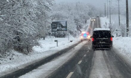 Hóhelyzet: megbénult Budapest és környékének a közlekedése, járhatatlan utak, a vonattal utazók sem tudnak eljutni a munkahelyükre