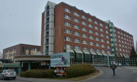 24 kórházigazgatót rúgott ki Pintér Sándor: távoznia kellett a székesfehérvári igazgatónak is, aki a Covid idején engedély nélkül beszélt a döbbenetes halálozási arányokról