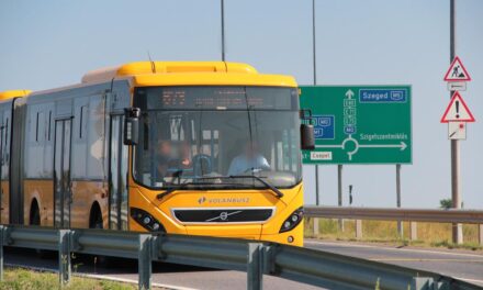 „Fogjunk össze, Vegyük fel az autónkba a buszmegállóba várakozókat!” – a Volán sztrájkja miatt hétfőn nehéz helyzetbe kerülnek az agglomerációból ingázók