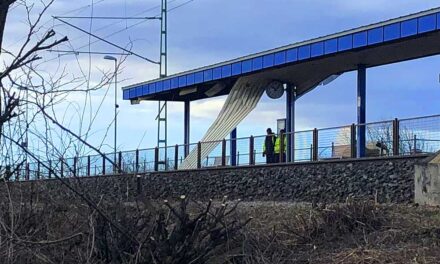 „Arra jártunk, és láttuk a zsákot. Tudtuk, hogy az nem jelent jót” – meghalt egy ember a velencei vasútállomáson, az utasok próbálták életbe tartani az eszméletlen férfit