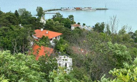 Fordulat a Balatonnál: tömegek szabadulnának a nyaralójuktól