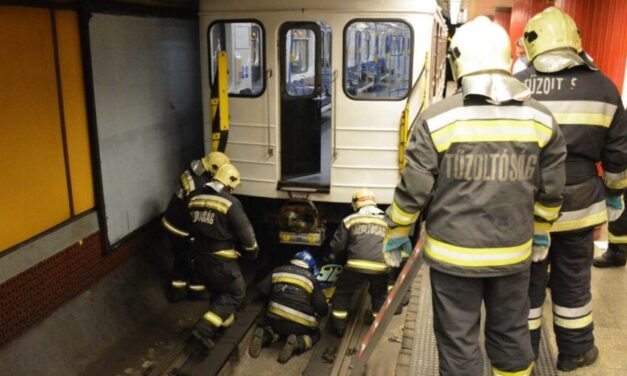 Elgázolt egy embert a metró a Blaha Lujza téren, az utasokat pótlóbuszok szállítják