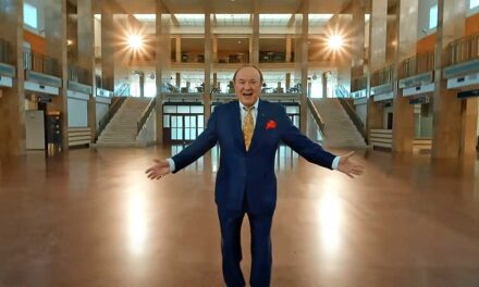 “Lobog a szélben a szélzsák” – Hatalmas fejlesztések indulnak a ferihegyi repülőtéren, ennek Korda György is biztosan örülni fog