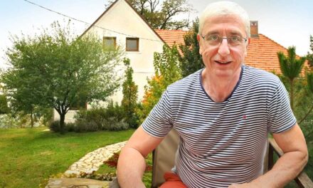 Kötcsére költözött a Gyurcsány család, a volt miniszterelnök a Balaton partjáról irányítja a pártját