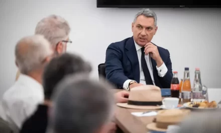 Lázár János annyira megharagudott a Fantára, hogy kitiltotta a Coca-Cola termékeket a minisztériumából