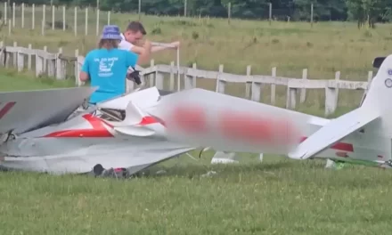 Lezuhant egy vitorlázógép Sóskúton, a pilótát mentőhelikopterrel szállították kórházba