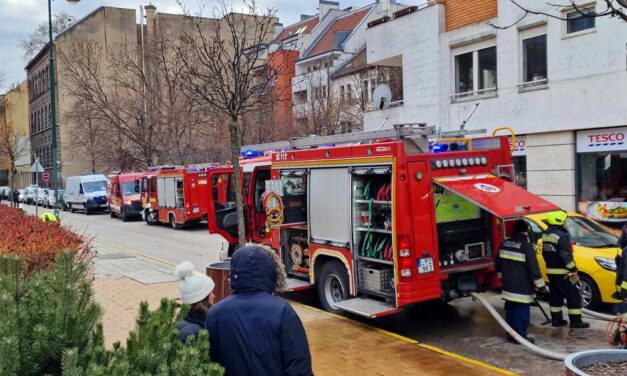 „Segítség! Segítség! Nem akarok meghalni!” – üvöltve kért segítséget az a 18 éves lány, aki leesett a lángoló lakás erkélyéről Székesfehérváron