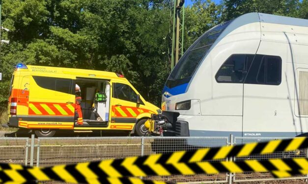 Hétfő délig 4 vasúti baleset történt Magyarországon, Polgárdinál egy teherautó ütközött egy szerelvénnyel, két embert pedig elgázolt a vonat