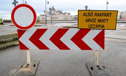 Árvíz a Dunán: lezárják az alsó rakpartokat Budapesten, Szentendrén mobilgátat állítanak fel
