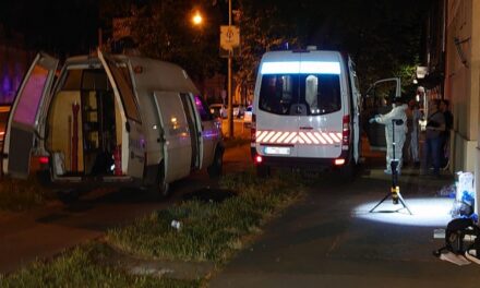 Csoportos öngyilkosság Szegeden: három holttestet találtak egy lakásban, a szomszédok szerint már egy hete halottak lehetettek