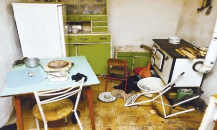 „Tudatában voltam, hogy a mama már halott, ennek ellenére megerőszakoltam megint” – életfogytiglanra ítélték a testvérpárt, akik embertelen körülmények közt öltek meg egy idős asszonyt