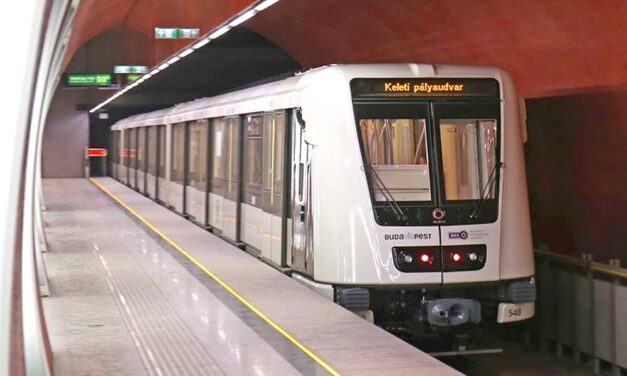 Valami gond van a 2-es metróval, az Örstől a Blaháig alig haladnak a szerelvények