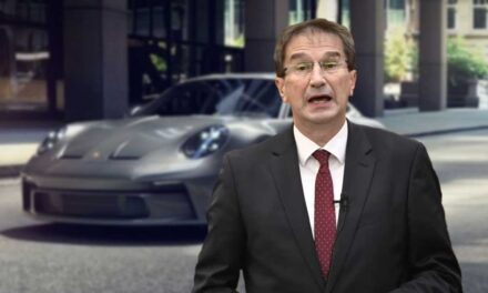 Visszakapta az Orbán-kormány korrupcióval vádolt miniszterhelyettese, Völner Pál családja a korábban lefoglalt luxusautókat a Porschét és Lexust