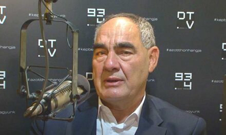 A sértődött polgármester, a haverja és az Orbán-kormány emberei elintézték, hogy 50 kisiskolás szenvedjen minden nap iskolába menet Délegyházán