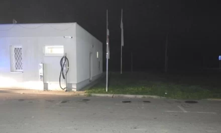 Balhé a zelei benzinkúton: vascsővel és karddal támadt egymásra két férfi