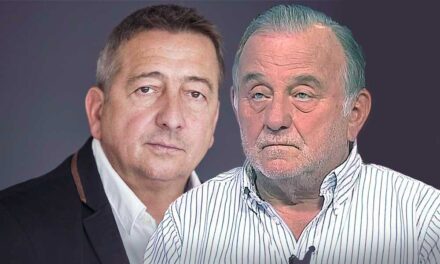 „Aljas sz.rember, aki beb.szva hülyeségeket beszél” – Bayer zsolt kiakadt Fábryra, miután a humorista közölte, hogy Kossuth-díjat szeretne