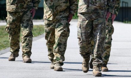 Amerikai katonának adta ki magát a csaló, 7 millió forinttal húzta le a dunaújvárosi nőt