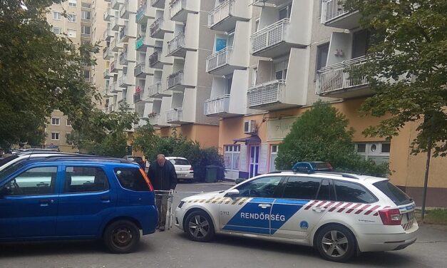 Kiugrott az ötödikről és meghalt egy idős férfi Szegeden