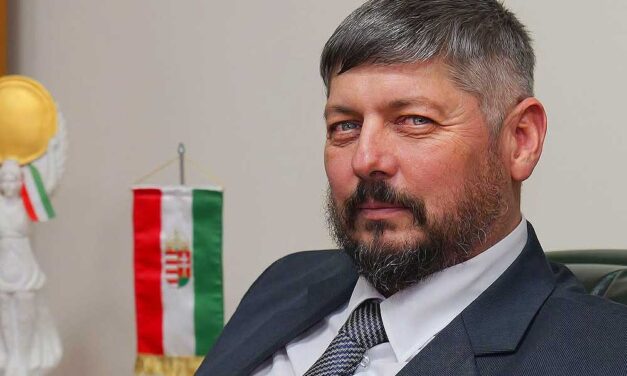 Elege van a rendőrség tehetetlenségéből Kerepes polgármesterének, Gyuricza László szerint morális válságba süllyedt a rendőrség, ezért képtelenek megvédeni az embereket