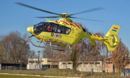 Súlyos, munkahelyi baleset történt Pest megyében: mentőheliopterrel vittek egy munkást a kórházba