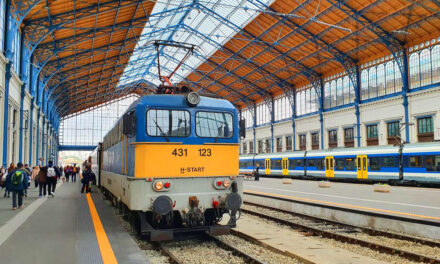 Fideszes milliárdosok vinnék el 99 évre a nagy vasúti pályaudvarokat, a MÁV titokként kezeli a közvagyonra érkezett pályázatokat