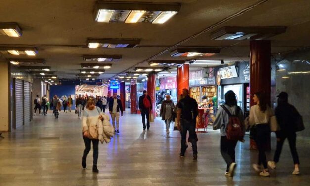 Megelégelte a főváros az aluljárókban működő büfék mocskát: csak megfelelő feltételek mellett lehet sütödéket üzemeltetni